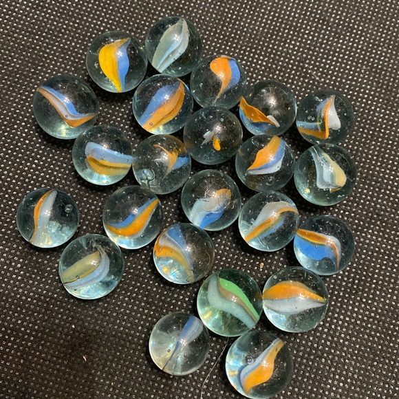 1 lb 3oz Miscellaneous colored glass marbles in small, Medium & large - Picture 9 of 16